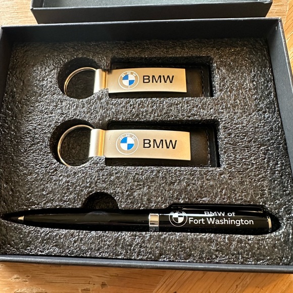 BMW | Accessories | Set Of 2 Bmw Key Chains And Fancy Pen New In Box ...